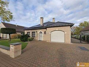 Sint-Pieters-Leeuw : Bungalow avec 3 chambres et grenier amé