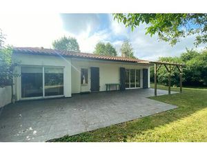 Location maison  m² T-5 à Chaillevette  900 €