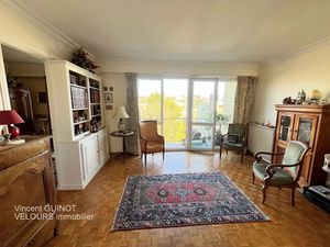 Vente appartement 4 pièces 79 m² à Saint-Germain-en-Laye (78100)  310 000 €