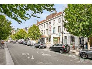 Commerce + bureaux au centre de Courtrai