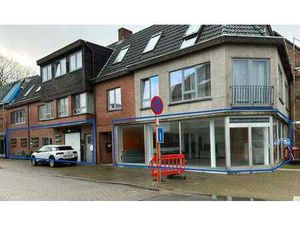 Commerce à louer au Coxyde-village