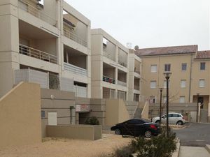 Location appartement 4 pièces 80 m² à Sarrians (84260)