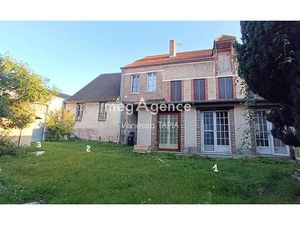 Vente maison 11 pièces 247 m² à Romilly-sur-Seine (10100)  248 000 €