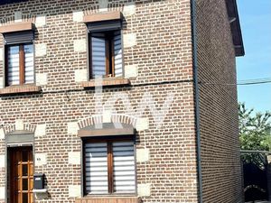 À VENDRE – Maison 85 m² à CRESPIN  2 chambres  grenier  cav