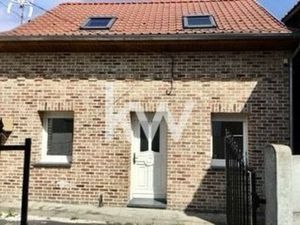 Maison individuelle (58 m²)  2 chambres  cour  jardin en vente