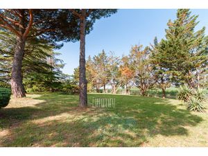 Terrain constructible de 1 082 m2 non viabilisé dans un envi