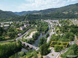 Terrain constructible (649 m2) plus fondation  avec abri de jardin