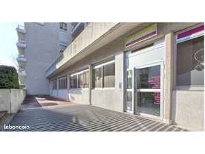 Local professionnel 300 m² – Vincennes (94300) - ERP 5 – 2 parkings