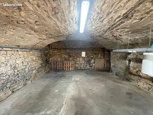 Garde meuble / local à louer