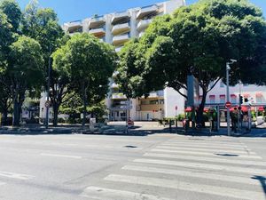 Vente locaux professionnels 60 m² à Marseille 8ème (13008)  180 000 €