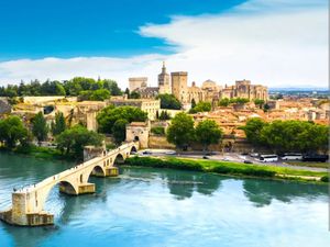 Vente locaux professionnels 4 pièces 52 m² à Avignon (84000)  69 000 €