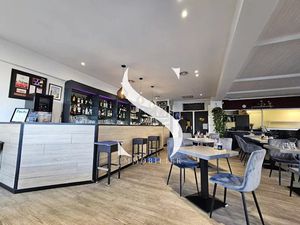 Vente locaux professionnels 132 m² à Antibes (06600)  120 000 €