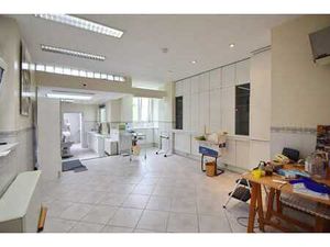 Rez-de-chaussée profession libérale 55 m² + garage en option