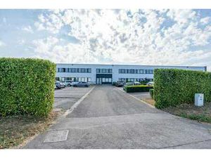 SUPERBE BUREAU DANS LE ZONING DE NIVELLES