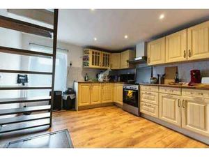 Grande maison 4 chambres à louer à CHARLEROI