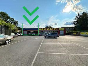 Surface de +/- 700 m²