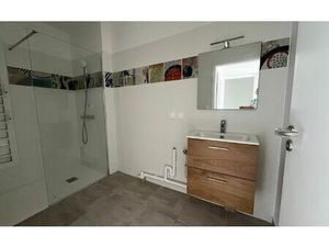 Location appartement  41.2 m² T-2 à Sainte-Anne  720 €