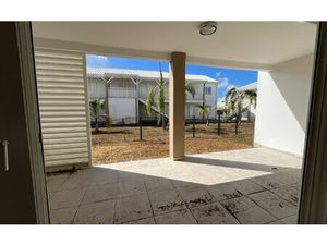 Location appartement  57.6 m² T-3 à Sainte-Anne  865 €