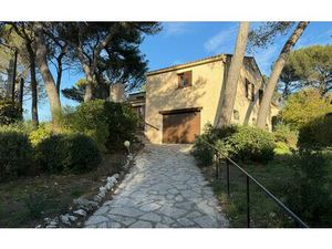 Location maison  m² T-6 à Bouc-Bel-Air  2 200 €