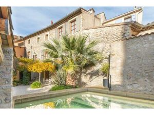 Hôtel Particulier avec cour Intérieure et Piscine