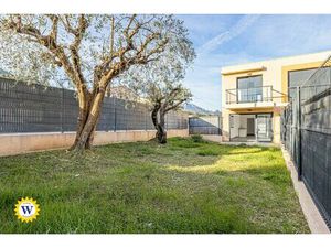 Duplex avec grand jardin et double parking  au cœur des Plans de Carros