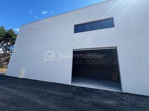 Vente locaux professionnels 107 m² à Montauroux (83440)  258 000 €