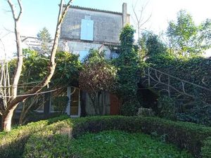 Vente immeuble 8 pièces 265 m² à Jonzac (17500)  262 314 €