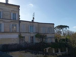 Vente immeuble 8 pièces 265 m² à Jonzac (17500)  286 740 €