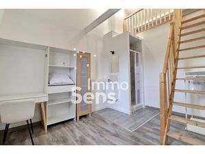 Location meublée appartement 1 pièce 9.35 m² à Croix (59170)  570 €
