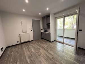Location appartement 2 pièces 28 m² à Plan-de-Cuques (13380)  780 €