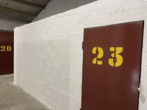 Location parking 7 m² à Peyrolles-en-Provence (13860)  140 €