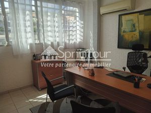 LOCAL PROFESSIONNEL - 97110 POINTE À PITRE