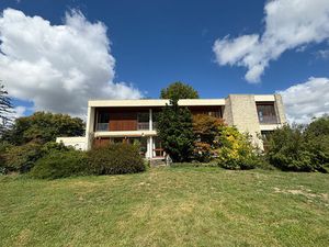 VASTE MAISON D'ARCHITECTE A FONTAINE LE PORT