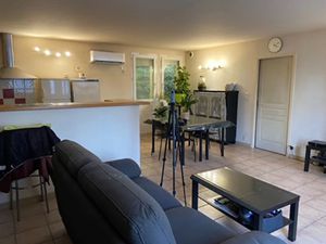 Location appartement 4 pièces 85 m² à Violès (84150)  795 €