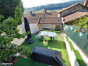 Maison de village avec terrasse  jardin et vue