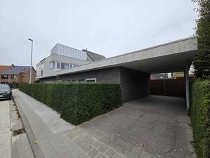 Bureau avec maison à vendre à Sint-Michiels (380 m²)