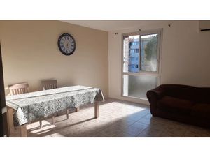 Location appartement 5 pièces 82 m² à Berre-l'Etang (13130)  1 105 €