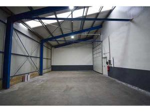 Unité PME fonctionnelle (167 m²) avec portail extérieur