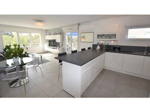 Location meublée appartement 4 pièces 78.57 m² à Antibes (06600)  1 950 €