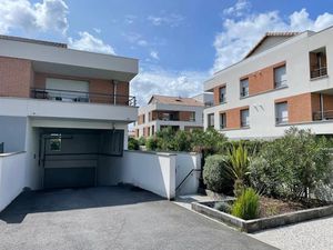 Location parking 20 m² à Toulouse (31000)  42 €