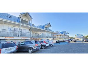 Location locaux professionnels 52.5 m² à Saint-Martin (97150)  2 600 €