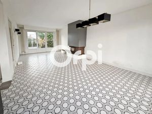 Location maison 4 pièces 93 m² à Dunkerque (59140)  998 €