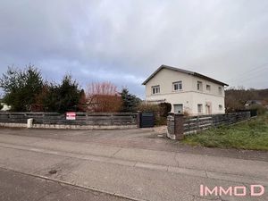 Location maison 6 pièces 134 m² à Dogneville (88000)  1 300 €