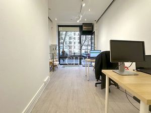 Location locaux professionnels 50 m² à Paris 7ème (75007)  1 500 €