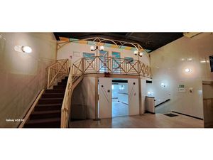 Location locaux professionnels 300 m² à Saintes (17100)  1 450 €