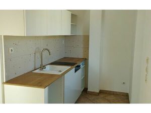 Location appartement  m² T-2 à Cuers  505 €