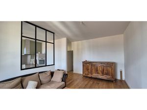 LOCATION MEUBLEE - T3 RUE CYRNOS -1100EUR