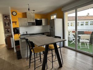 Location meublée appartement 2 pièces 49.6 m² à Begles (33130)  900 €