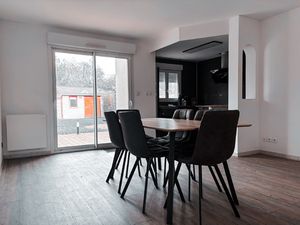 MAISON FAMILIALE AVEC JARDIN ET DOUBLE GARAGE