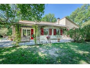 Charmante villa avec terrain arboré avec vue région PERNES LES FONTAINES